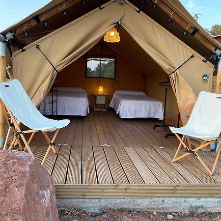 Hostal La Salut De Terrades Zewnętrze zdjęcie