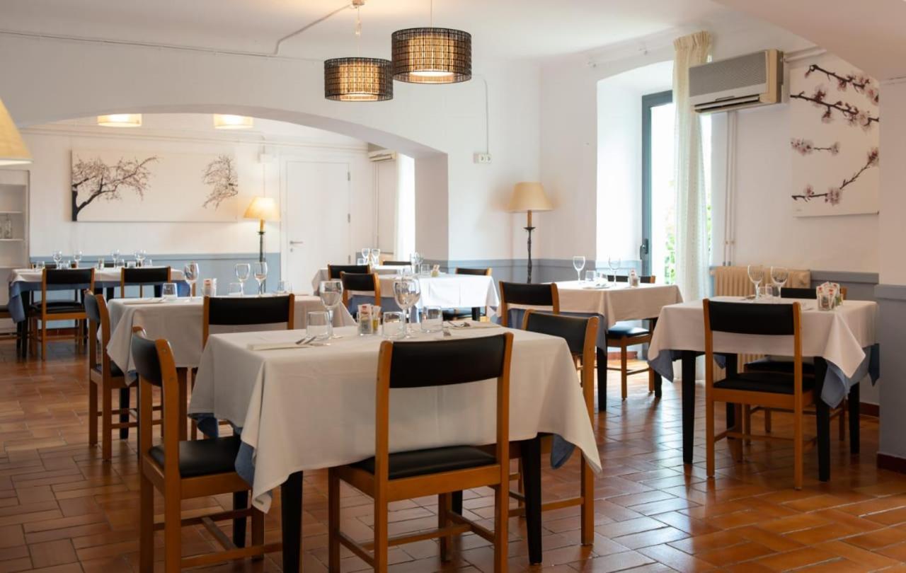 Hostal La Salut De Terrades Zewnętrze zdjęcie