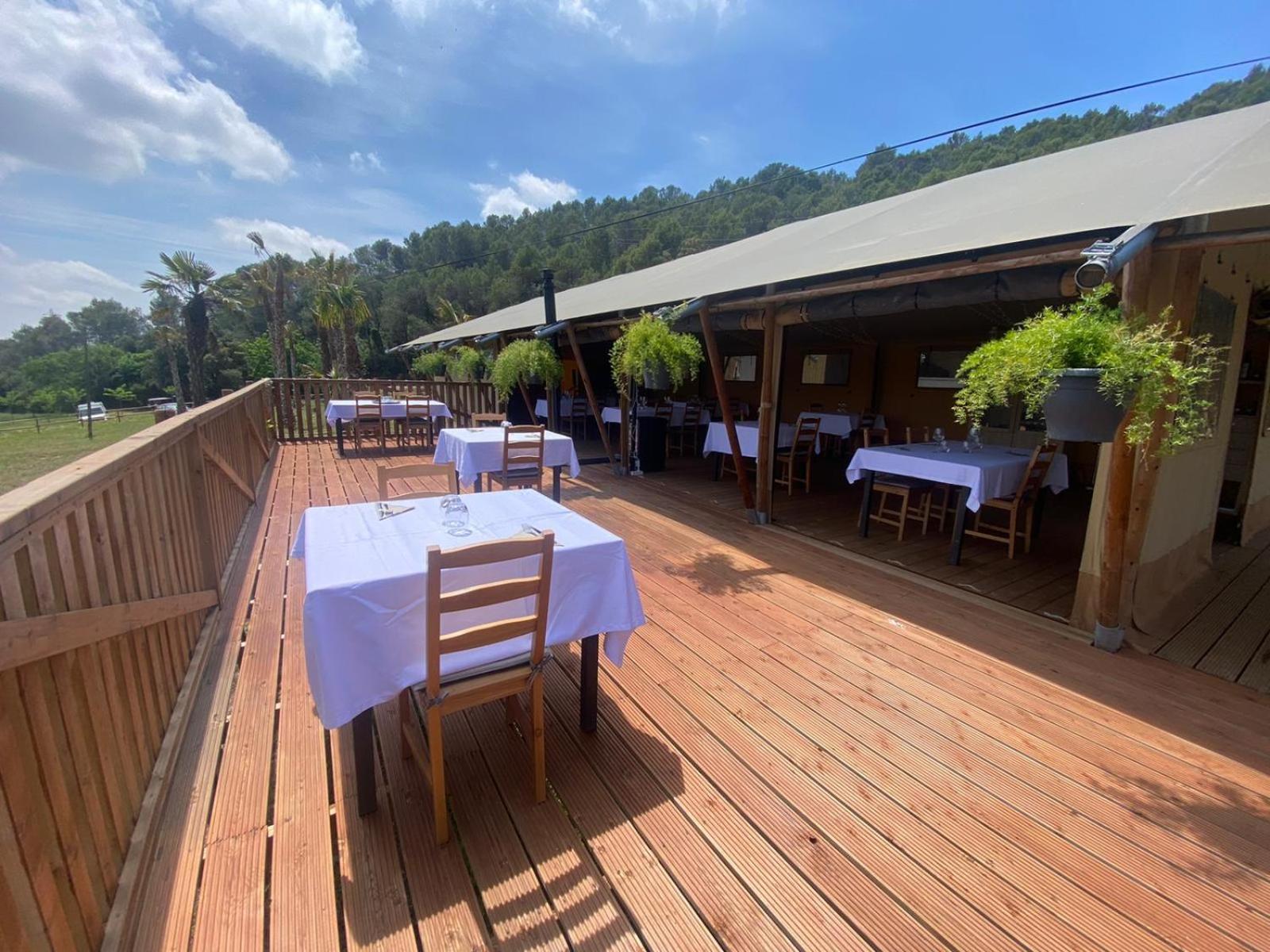 Hostal La Salut De Terrades Zewnętrze zdjęcie