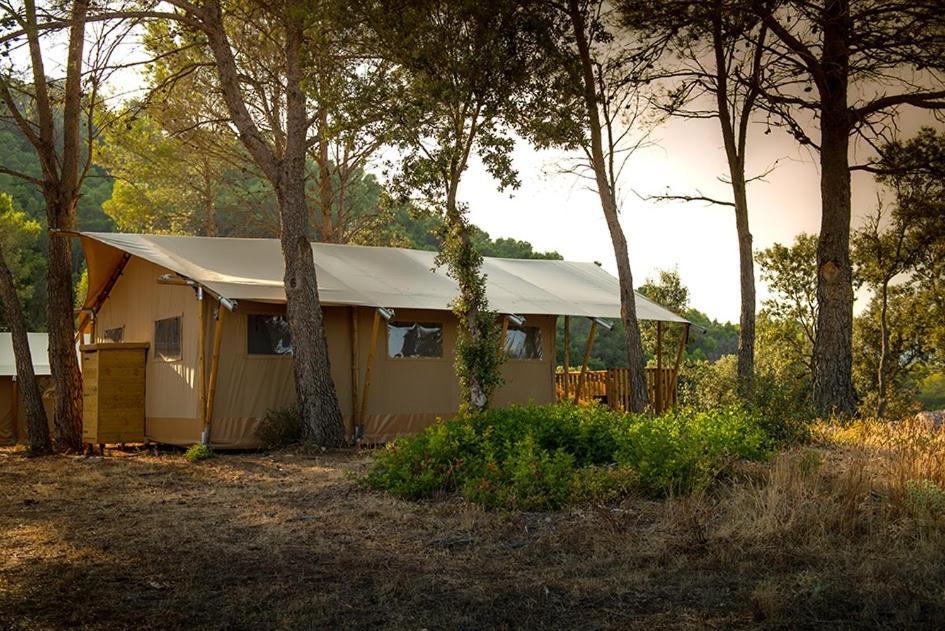 Hostal La Salut De Terrades Zewnętrze zdjęcie